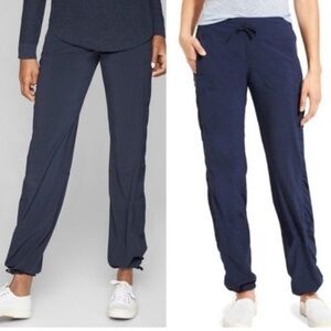 Women’s navy blue ATHLETA Joggers Size 6